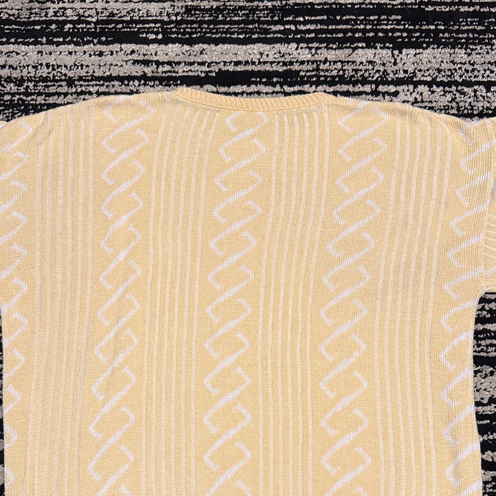 Jantzen Cream and White Knit Top - Picture 5 of 5